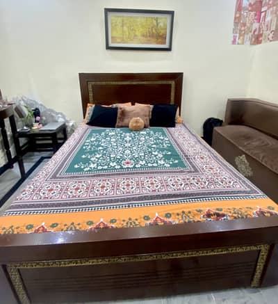 One king bed , two single bed and console table