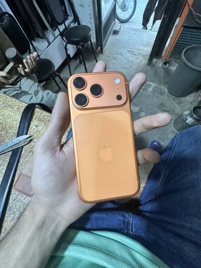 17 Pro With Full Box Cable 10/10