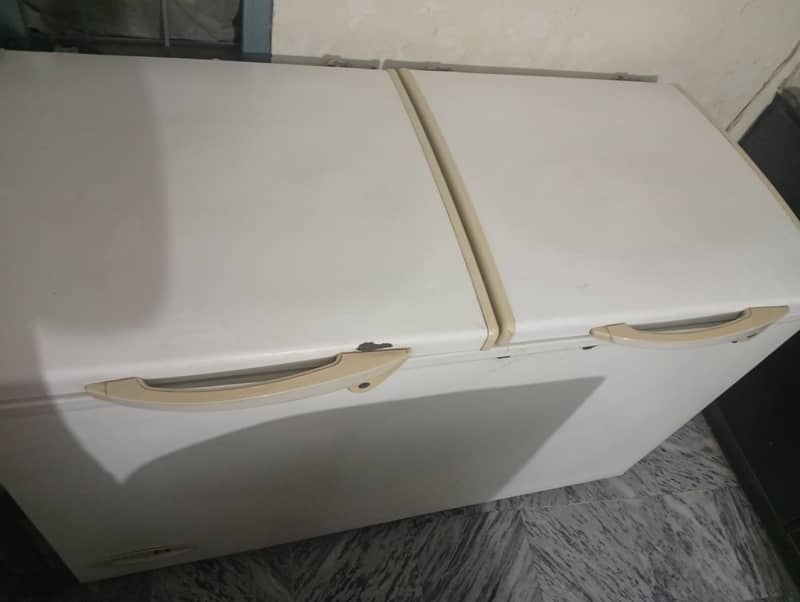 Waves deep freezer 0