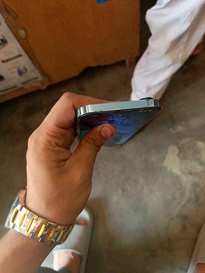 Iphone 13 pro max 6