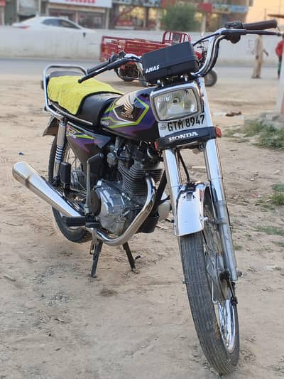 engine okay tyre okay bike Koi Kam Nahin hone wala Jo Banda lega wo ya