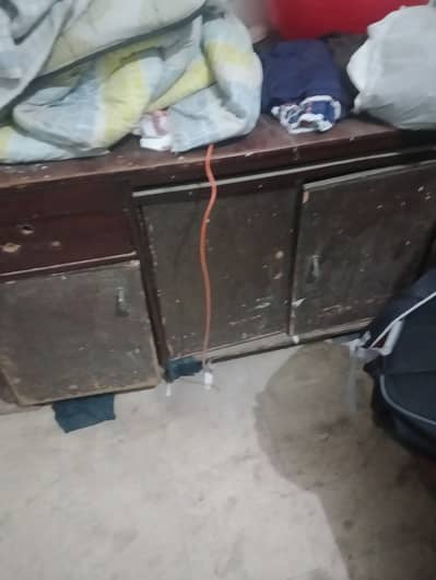 For sale aairan table
