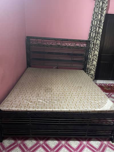 queen size bed