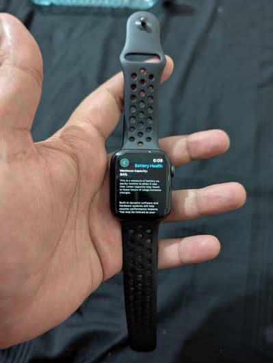 Apple watch Nike edition series 5 44 MM 84% battery health