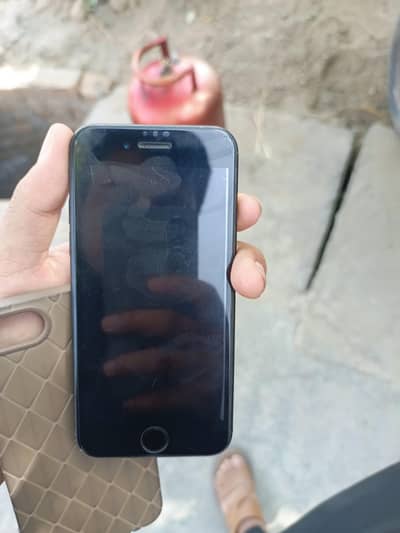iphone se 2020.81% battery health.