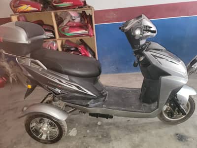 Lectrix SX25 electric scooty | Total genuine | Urgent sale