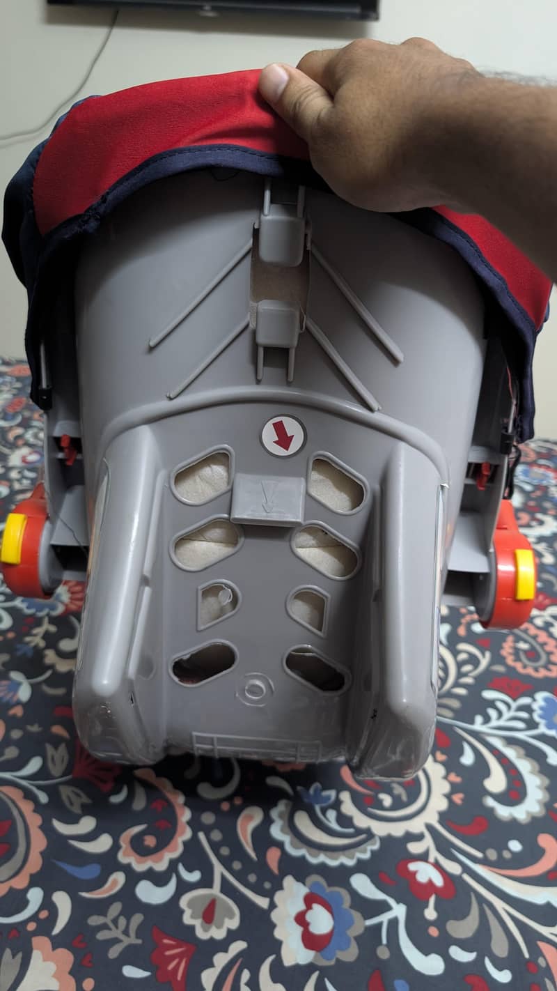 Carry Cot 4