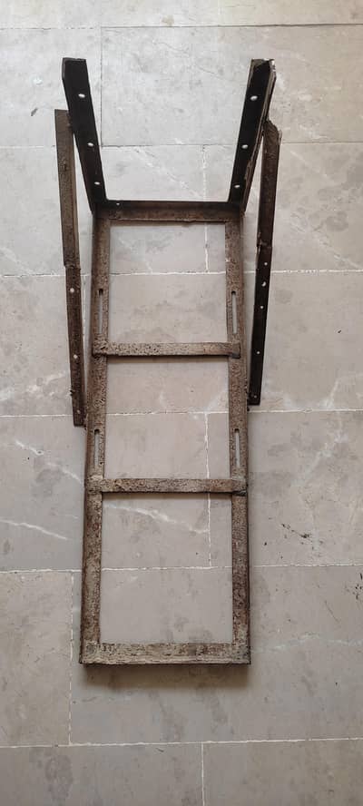 split outer stand for shop and office use