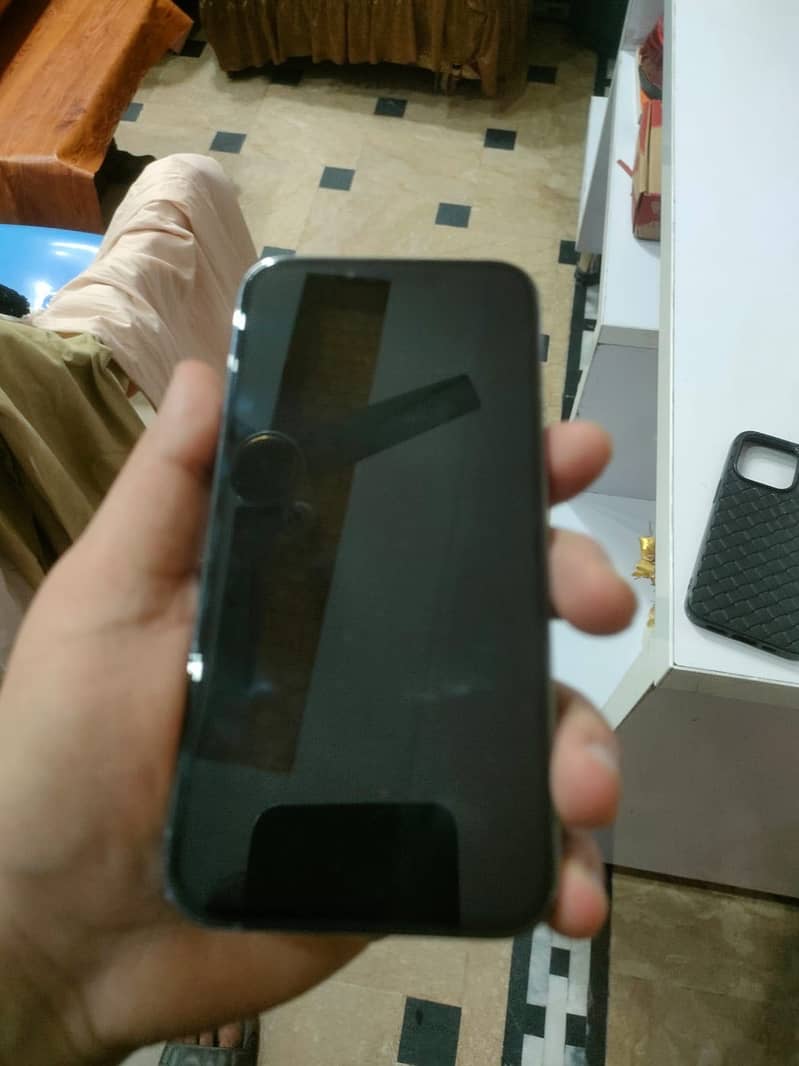 iPhone 13 pro 8