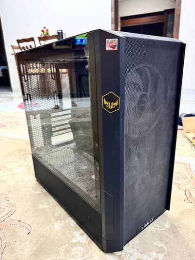 LianLi 216 Mesh Casing with Box and 3 Extra Infinity Fans