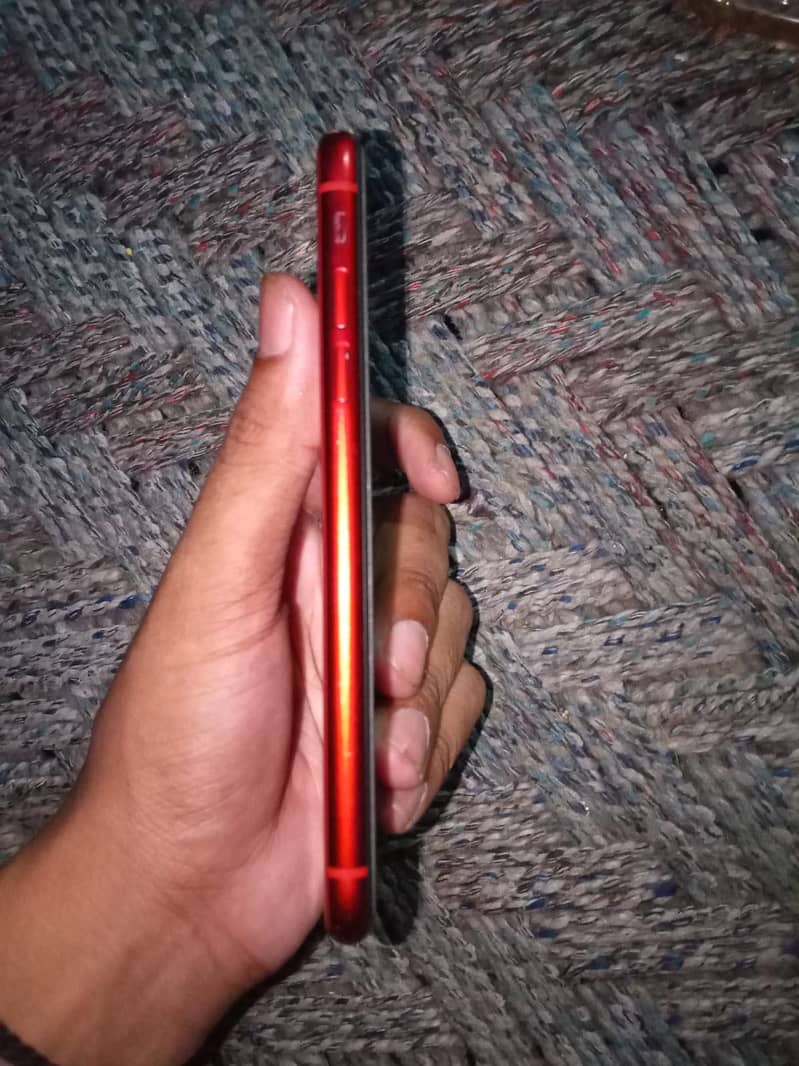 iPhone XR 9
