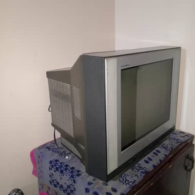 L. G TV hai good condition