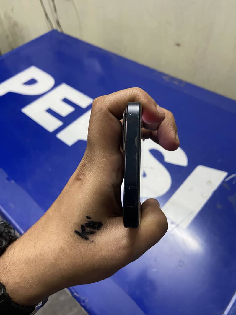 Iphone 13 4