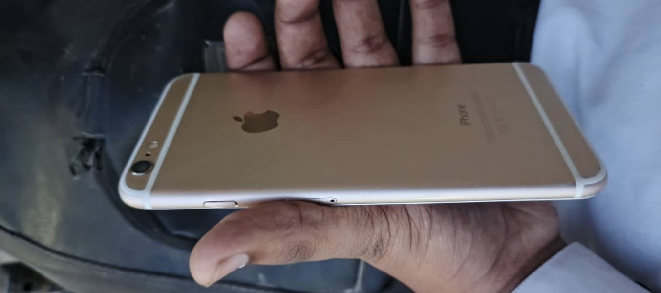 Apple iPhone 6 Plus 2