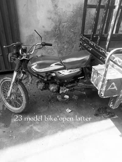 100 CC loder shafat Wala Disc barek hy 2000 tak ka kam hy bas