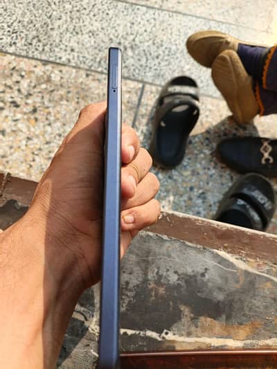 everything is available mobile box charger