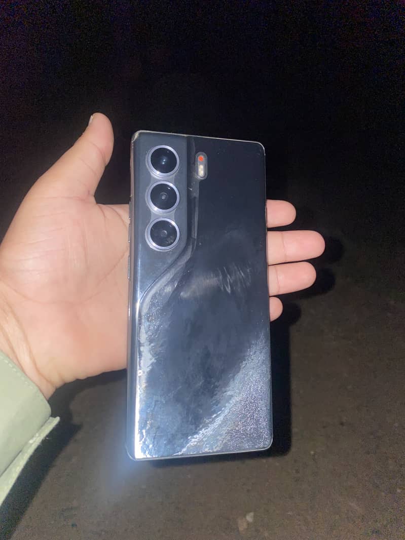 Tecno CAMON 40 Pro 0