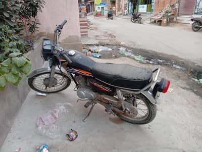 Honda CG 125 available for sale