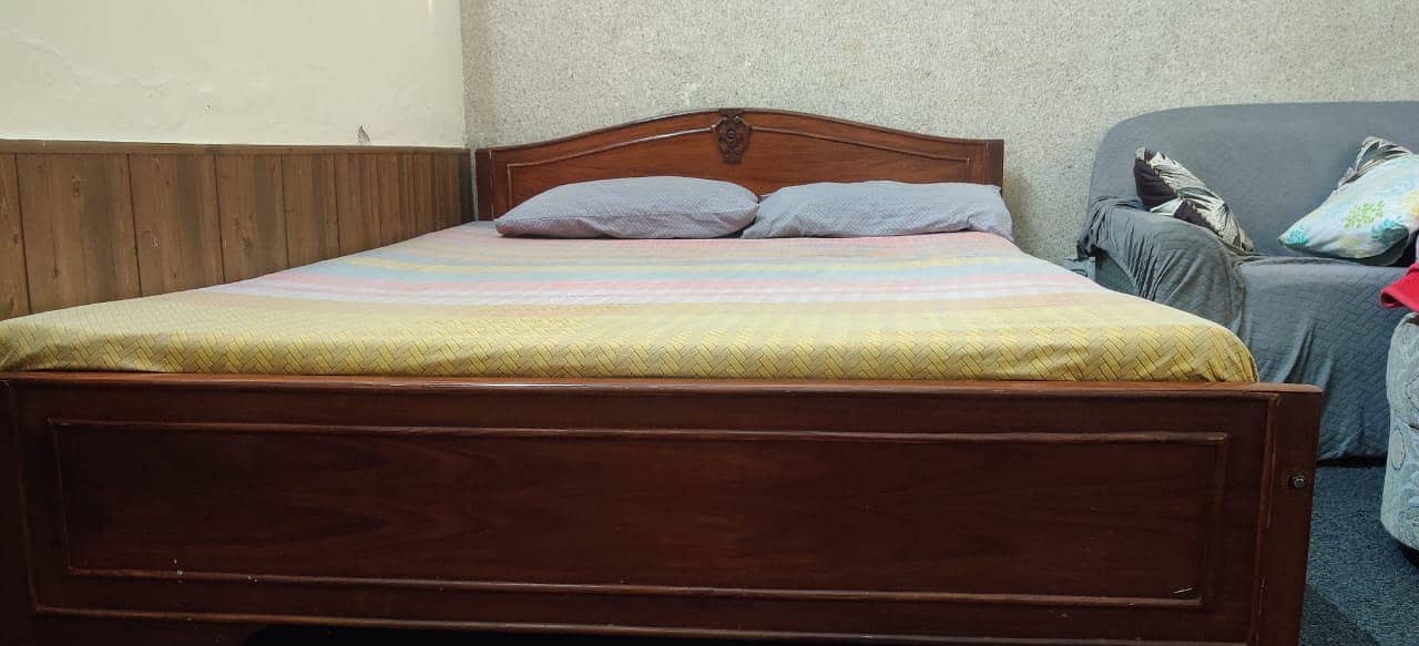 Bed With Mattress 0