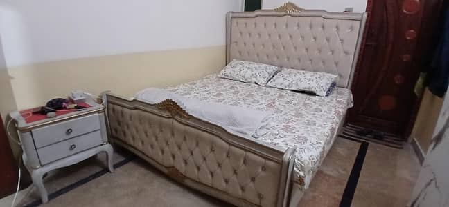 Elegant King Size Tufted Bed with 2 Side Tables for Sale