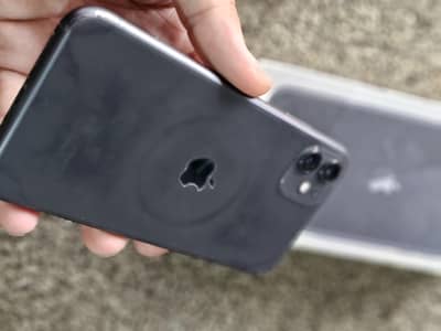 I PHONE 11 /64GB  WATER PACK WITH BOX