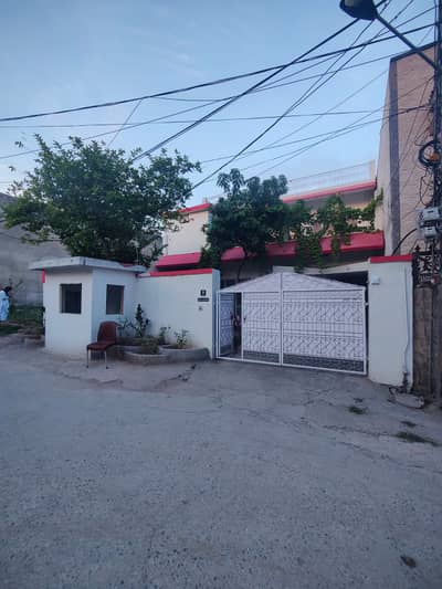 Upper portion for rent walking distance from main road