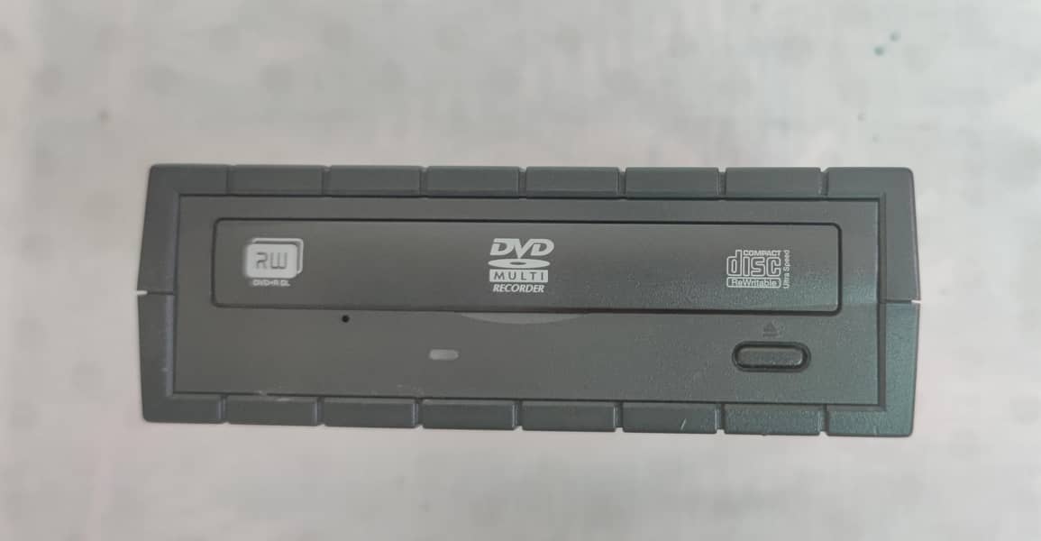 EXTERNAL DVD/CD REWRITABLE DRIVE 4