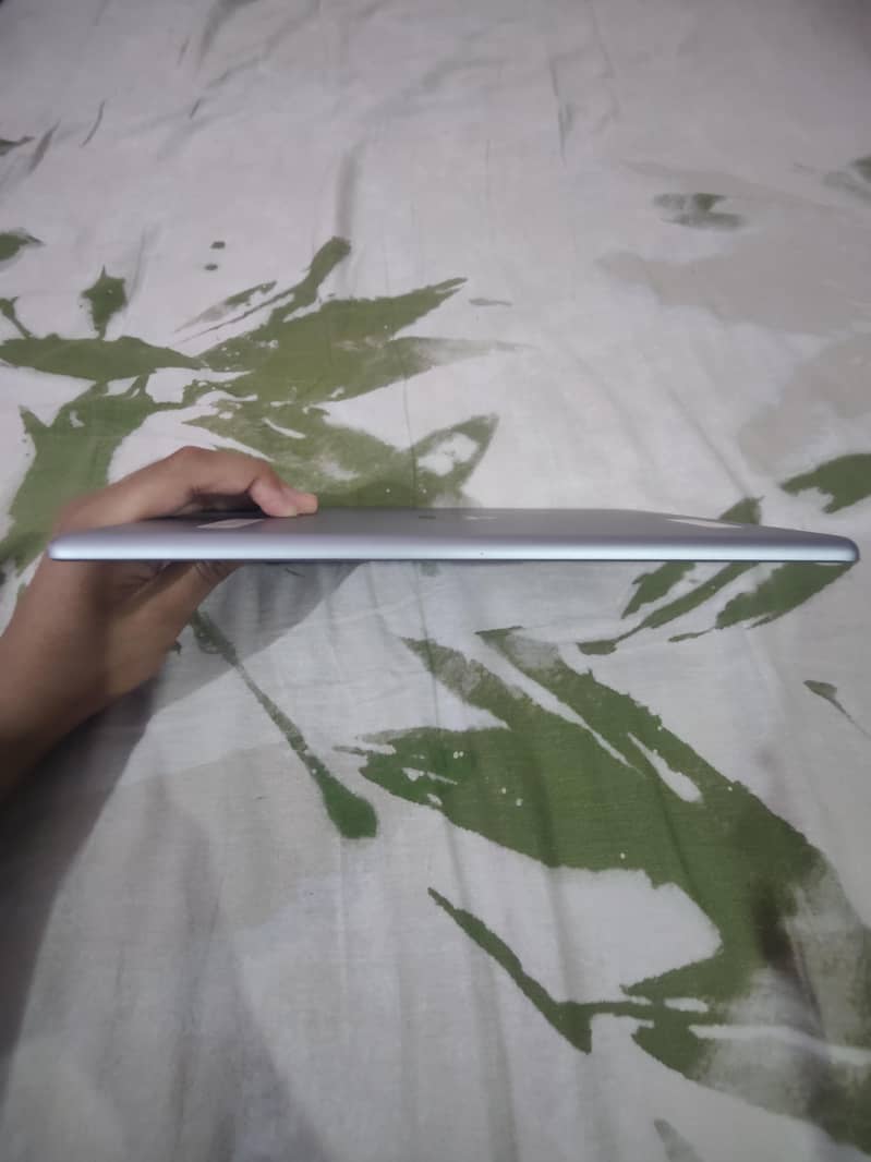 IPAD 6TH Gen 7