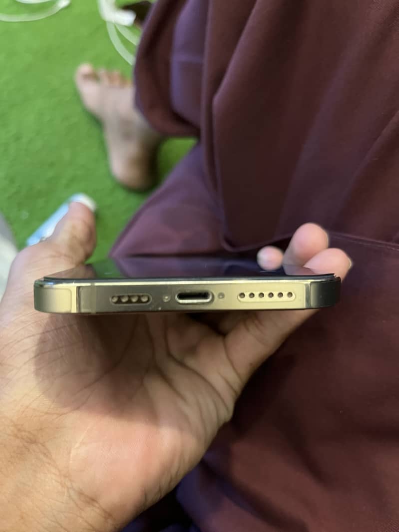 Iphone 12 Pro Max 4