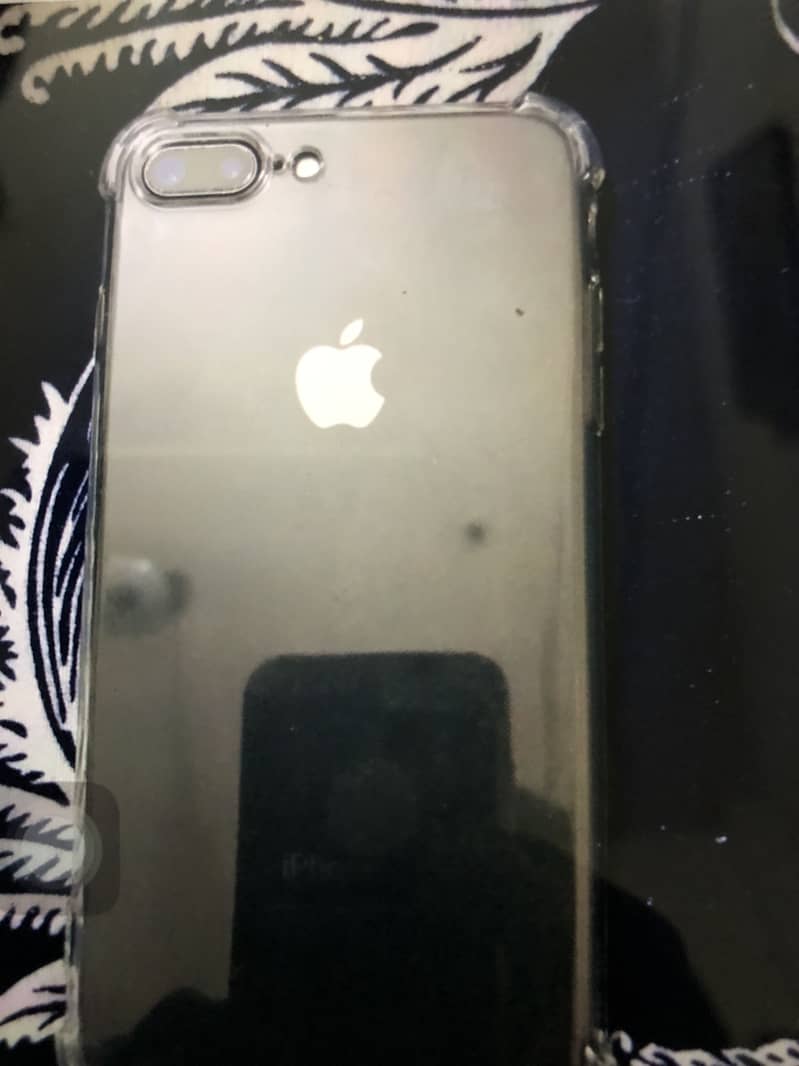 iPhone 8 Plus 1