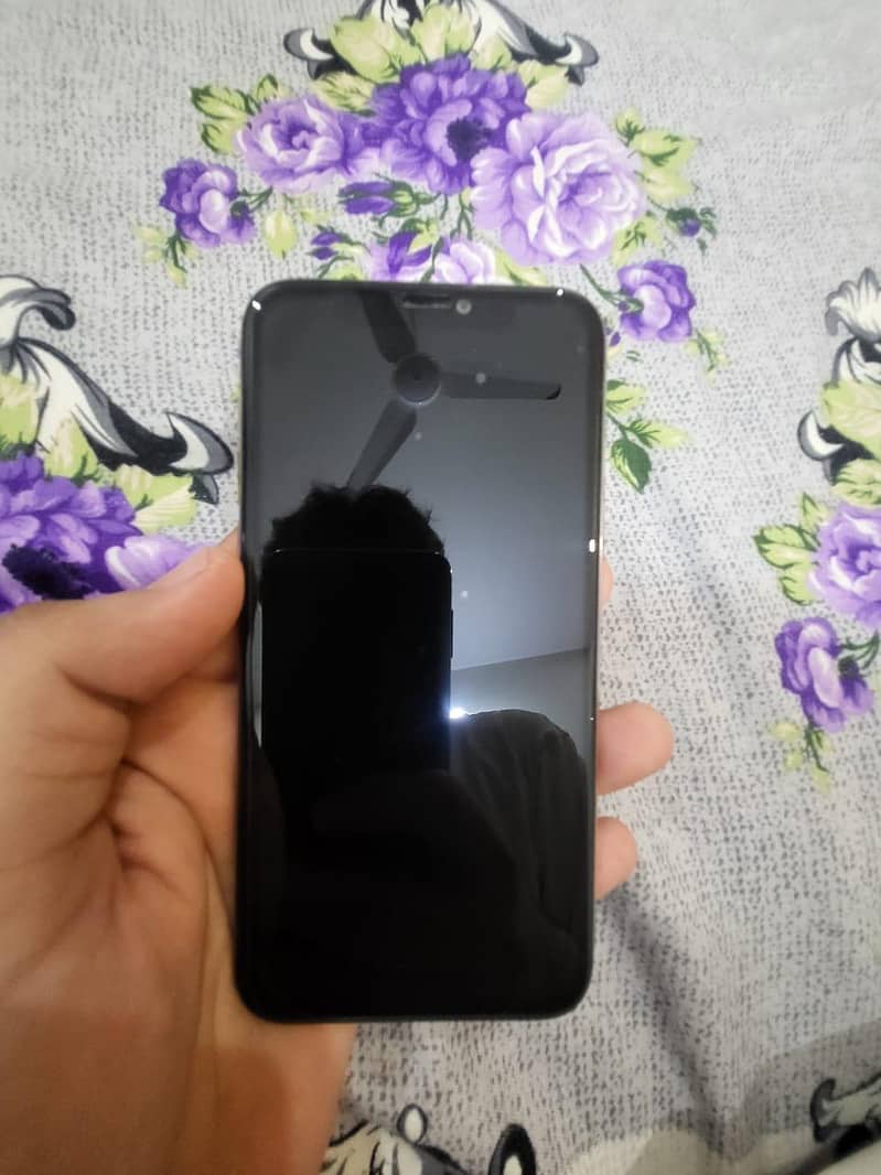 IPHONE 11 PRO 1