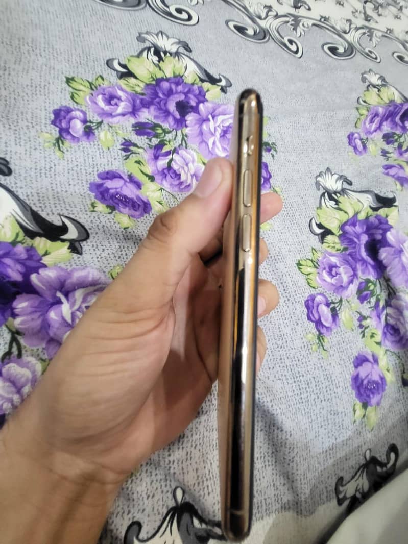 IPHONE 11 PRO 3