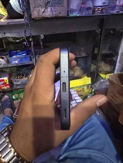 all ok ha koi b masla nhi 10/10 ha charger +  box.  ha sath ma