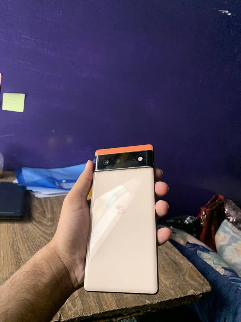 Google Pixel 6 4
