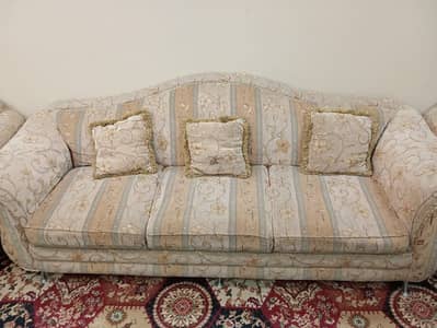 5 seater sofa set - Good Condition