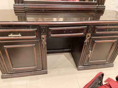Dressing table