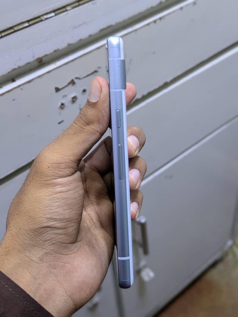 Google Pixel 7A 2