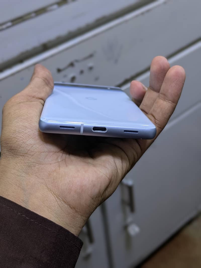 Google Pixel 7A 3