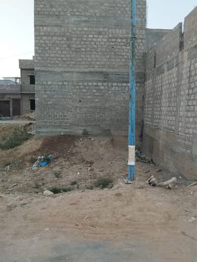 80 Sq Yards Plot for Sale - Gold Block