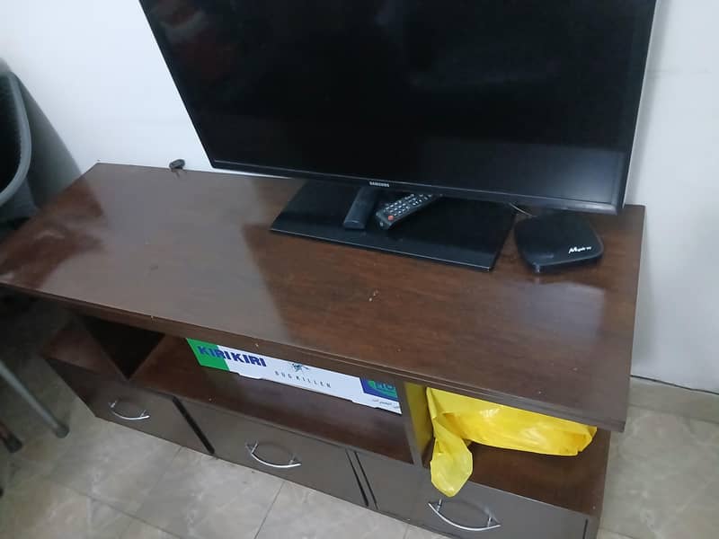 TV console 0