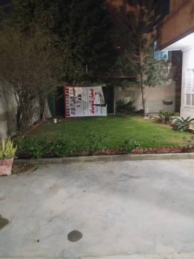 700 Yards Banglow For Commercial Rent in Gulistan-e-Jauhar Block 14