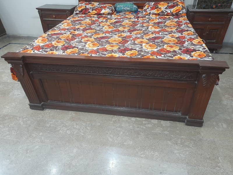 Solid wood King size Bed set 1
