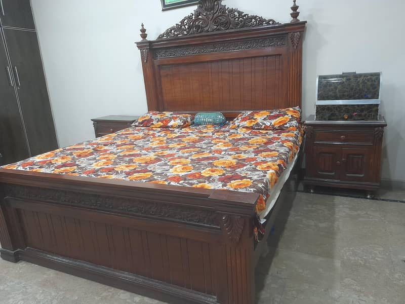 Solid wood King size Bed set 2
