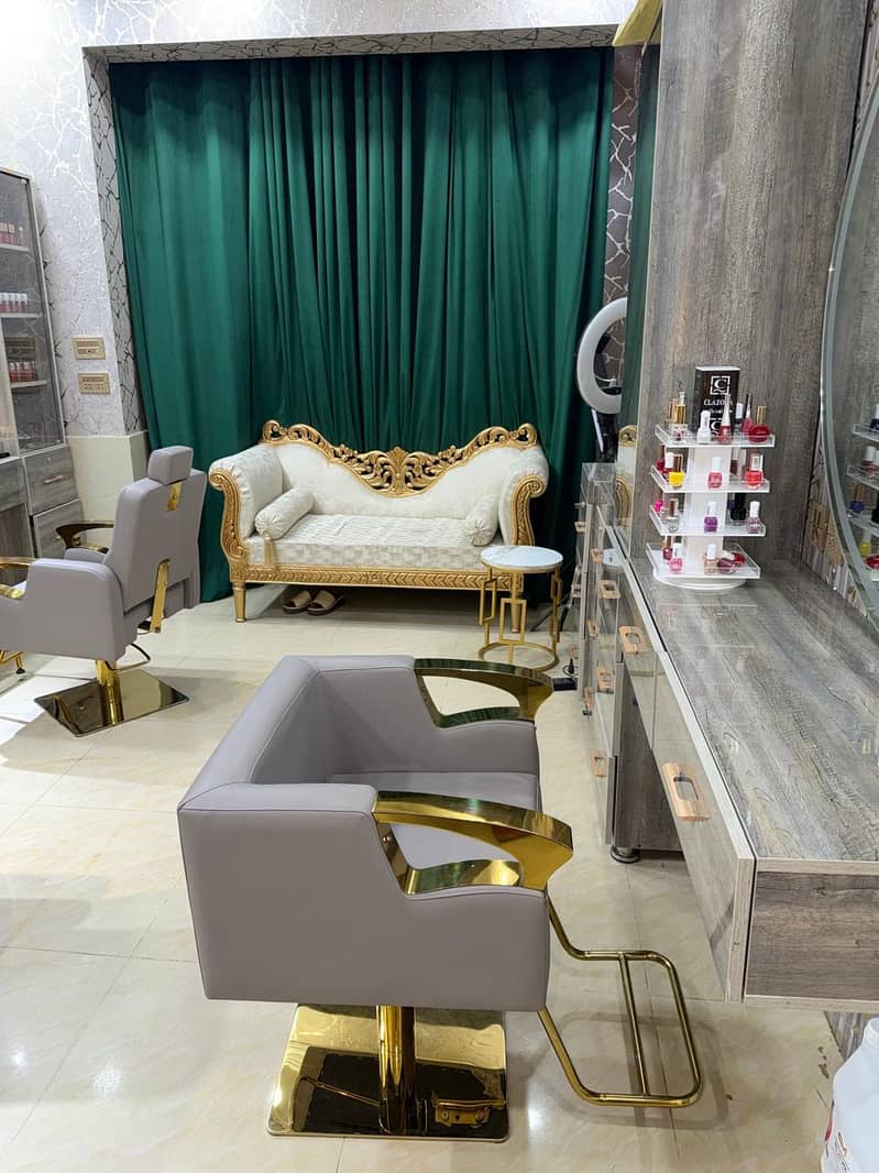 salon 4
