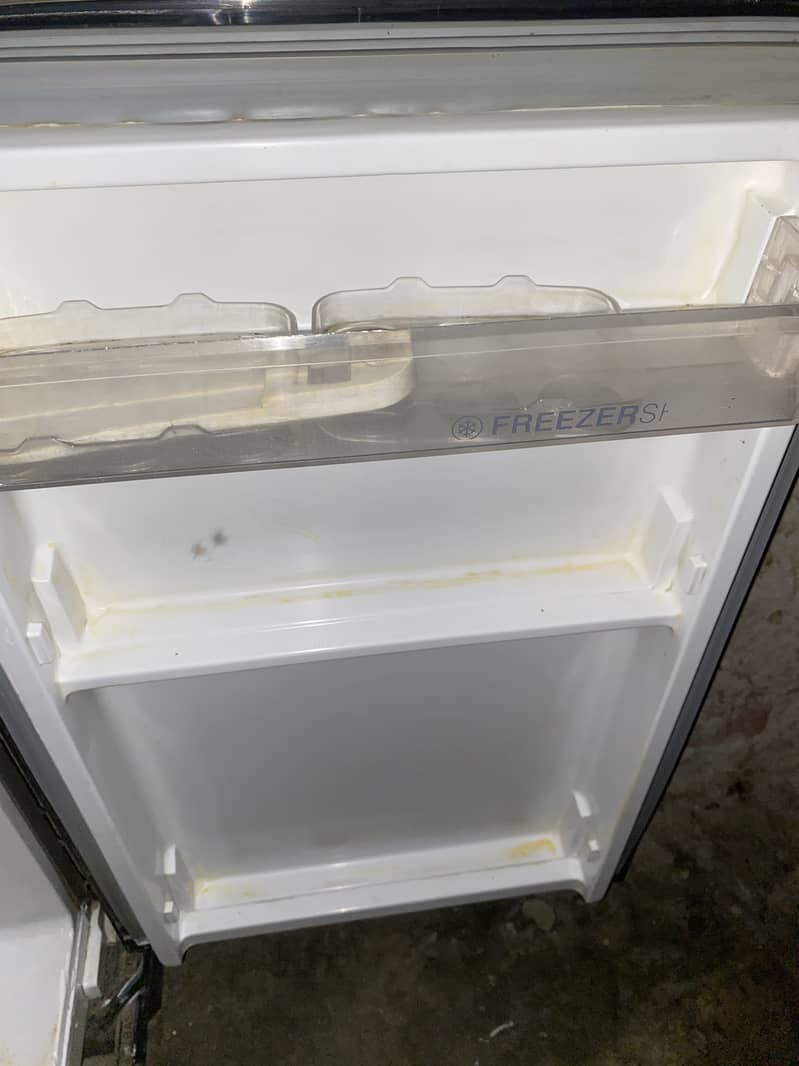 Orient fridge 4