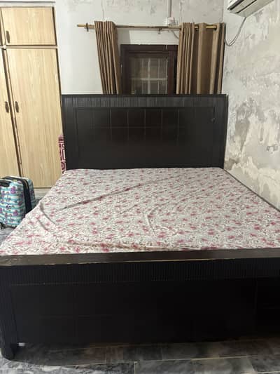 Dark brown bed set