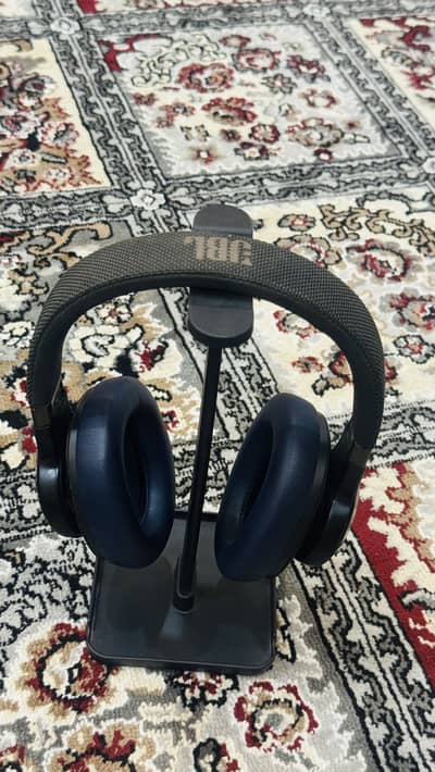 JBL LIVE 650 BTNC