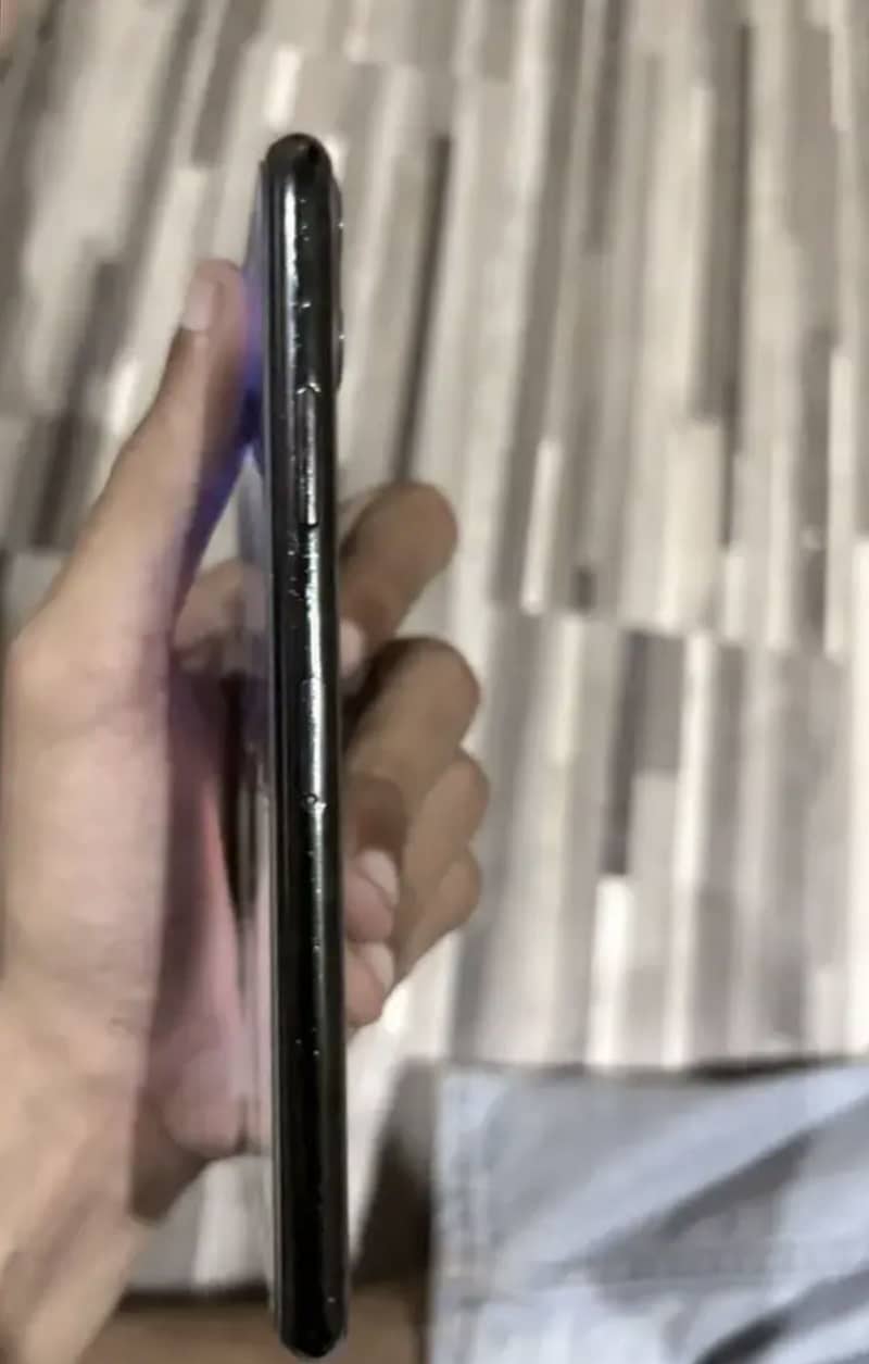 IPhone 11 Pro Max 4