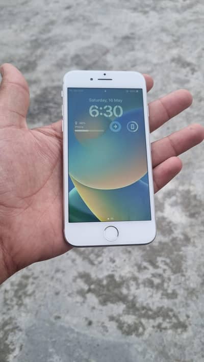 iphone 8(urgent sale)