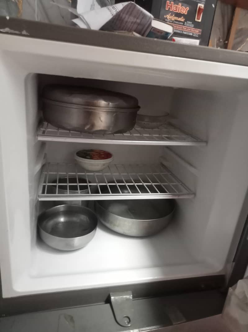 refrigerator 0